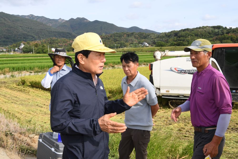 창녕군, 2026년 벼 조기재배 첫 수확